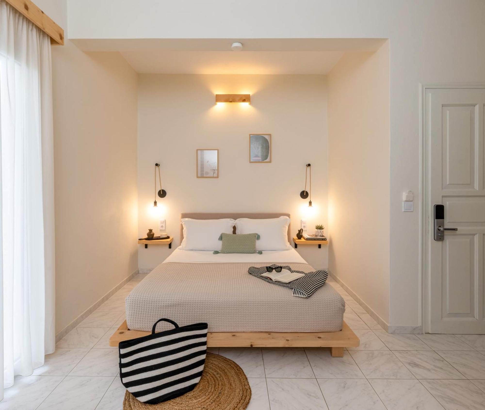 Capella Skiathos, Town Екстериор снимка