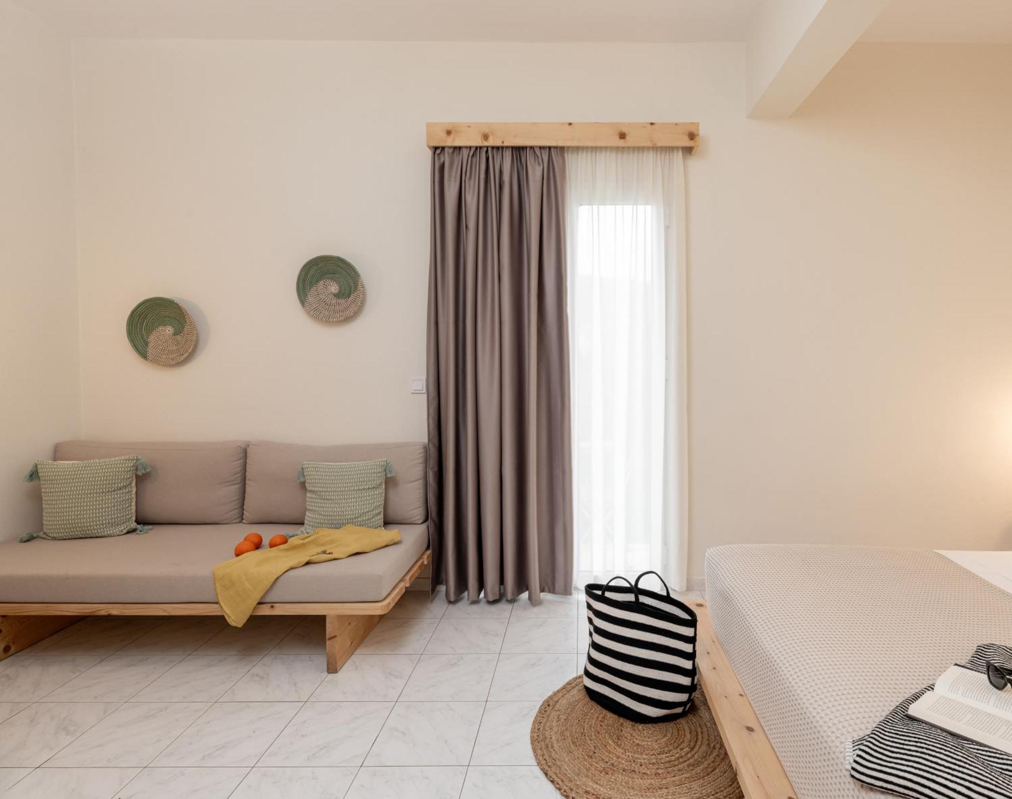 Capella Skiathos, Town Екстериор снимка