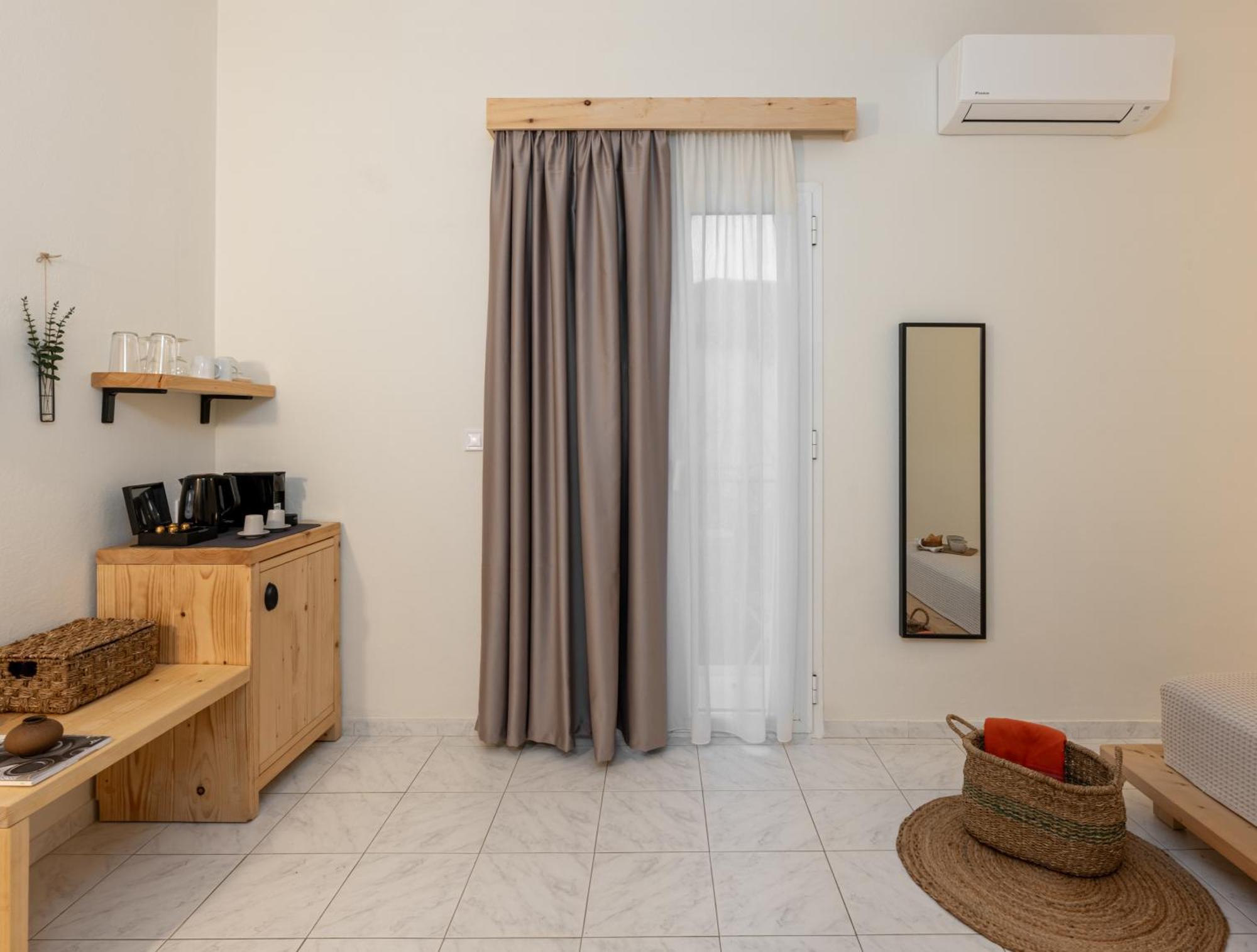 Capella Skiathos, Town Екстериор снимка